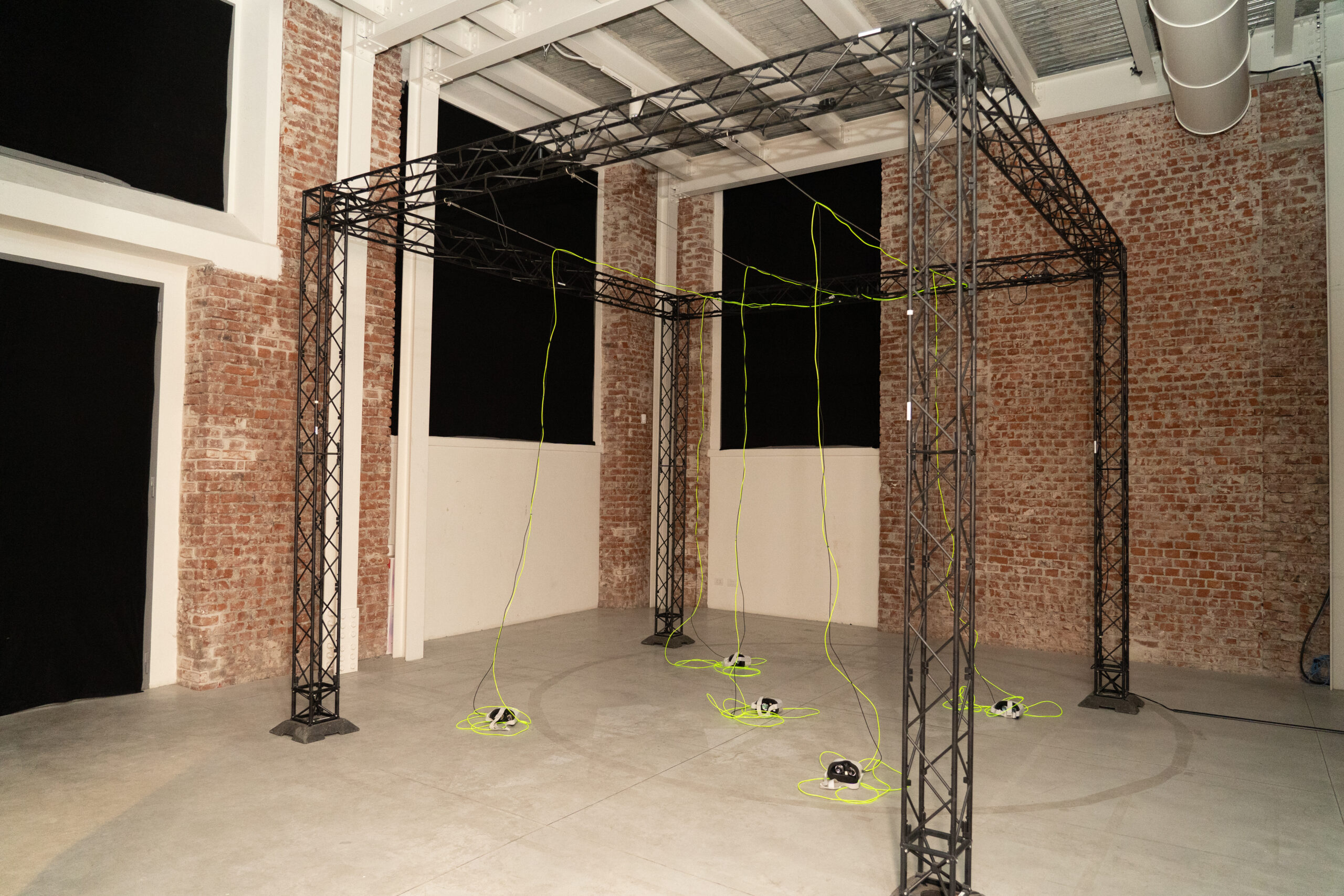1. Emilio Vavarella, THE ITALIAN JOB - Job n. 3, Lazy Sunday, 2022, vista dell'installazione, Casa degli Artisti. ©Giancarlo Pastonchi. Courtesy Casa degli Artisti